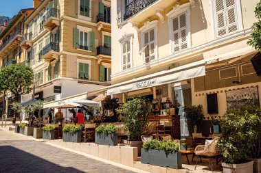Monte Carlo 'daki lüks bir evde geleneksel eski mimari.