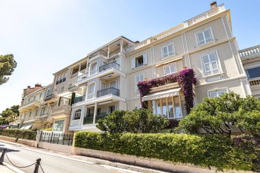Monte Carlo 'daki lüks bir evde geleneksel eski mimari.