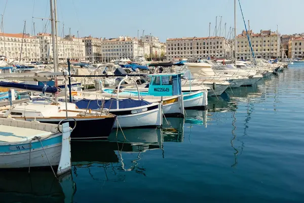 Marsilya, Fransa 'nın Eski Limanı' nda tekneler