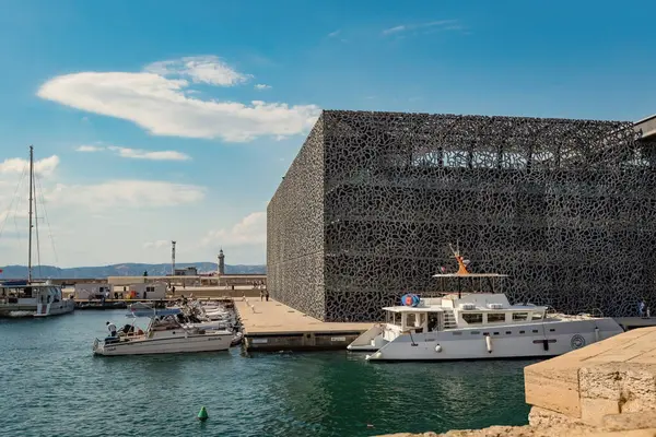 Marsilya, Fransa 'da Avrupa ve Akdeniz Medeniyetleri Müzesi inşa ediliyor.