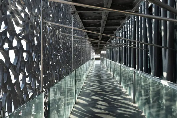 Fransa 'nın Marsilya kentindeki Avrupa ve Akdeniz Medeniyetleri Müzesi geçidi