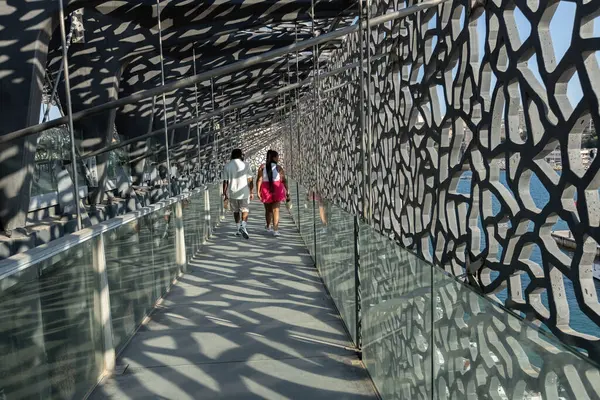 Fransa 'nın Marsilya kentindeki Avrupa ve Akdeniz Medeniyetleri Müzesi geçidi