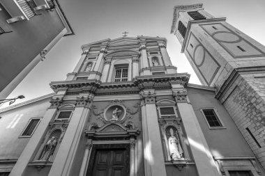 Fransa 'nın eski güzel kasabasındaki Katedralin Sainte-Reparate manzarası