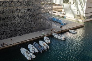 Marsilya Fransa 'daki Avrupa ve Akdeniz Medeniyetleri Müzesi veya MuCEM' in havadan görüşü