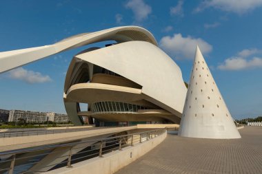 Palau de les Arts Reina Sofia bir opera binası, sanat merkezi, şehir simgesi Santiago Calatrava tarafından İspanya 'nın Valencia şehrinde tasarlandı.