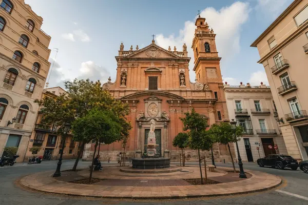 Parroquia de Santo Tomas Apstol y San Felipe Neri, Valencia İspanya