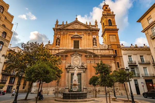 Parroquia de Santo Tomas Apstol y San Felipe Neri, Valencia İspanya