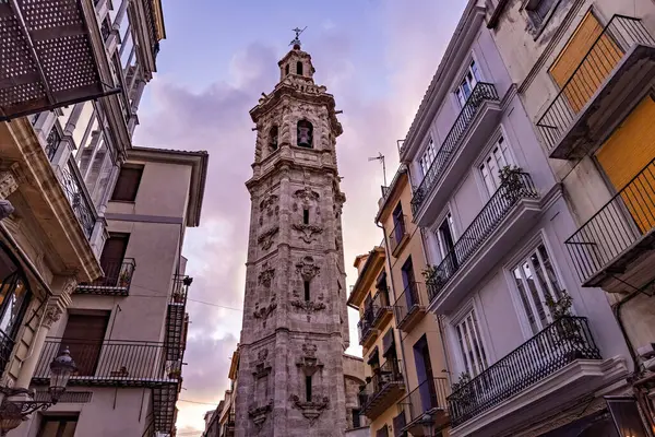 Santa Catalina Kilisesi 'nin kulesi Valencia İspanya' nın en eskilerindendir.