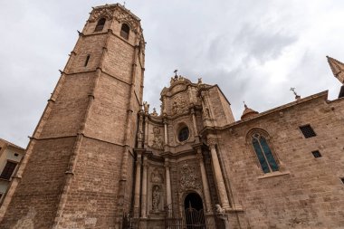 Valencia Katedrali ve El Miguelete çan kulesi Valencia, İspanya 'nın kalbinde tarihi bir mimari başyapıt.