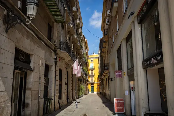 Eski Valencia sokak tarihi evleri geleneksel İspanyol mimarisi İspanya