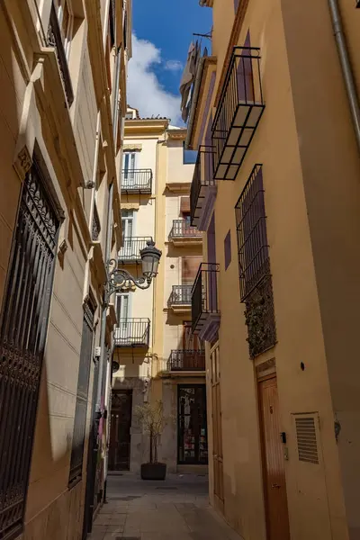 Eski Valencia sokak tarihi evleri geleneksel İspanyol mimarisi İspanya