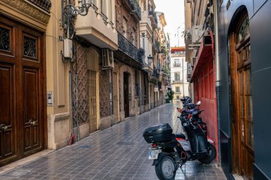 Eski Valencia sokak tarihi evleri geleneksel İspanyol mimarisi İspanya