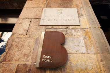 İspanya 'nın Barselona şehrindeki Picasso Müzesi tabela tahtası