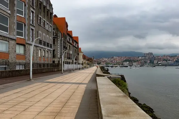 BILBAO, İspanya - 20 Temmuz 2024: Getxo, Bilbao City, İspanya