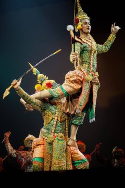 BANGKOK, THAILAND - 13 Mayıs 2025: Bangkok Tayland 'da Tayland maskeli dans draması