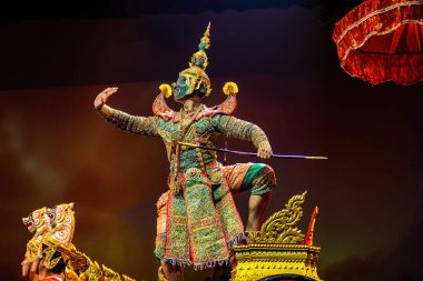 BANGKOK, THAILAND - 13 Mayıs 2025: Bangkok Tayland 'da Tayland maskeli dans draması
