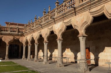 SALAMANCA, İspanya - 3 Temmuz 2024: Escuelas Menores de la Universidad de Salamanca, İspanya