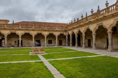 SALAMANCA, İspanya - 3 Temmuz 2024: Escuelas Menores de la Universidad de Salamanca, İspanya