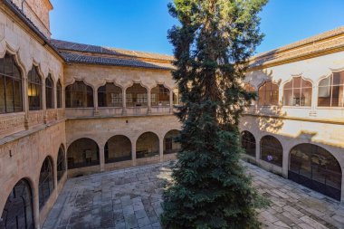 İspanya 'daki Salamanca Üniversitesi' nin iç avlusu.