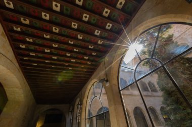 SALAMANCA, İspanya - 3 Temmuz 2024: İspanya Salamanca Üniversitesi 'nin iç işleri