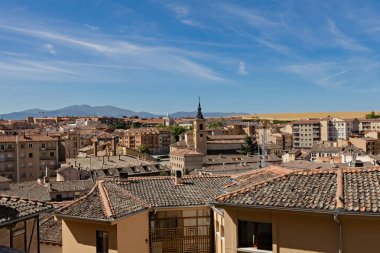 İspanya 'nın eski Segovia kentinin havadan görünüşü