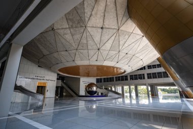 BANGKOK, THAILAND - 20 Mart 2025 Wat Phra Dhammakaya, Khlong Luang Tayland