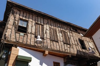 ANKARA, TURKEY - 15 Ağustos 2025: Eski Ankara 'da tarihi ahşap ev