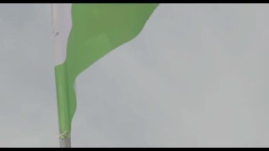 Gökyüzünde Macaristan bayrağının videosu