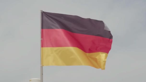Video Van Duitsland Vlag Aan Hemel Achtergrond — Stockvideo