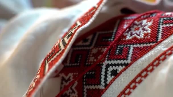 Παραδοσιακό Ουκρανικό Πουκάμισο Κέντημα Vyshivanka — Αρχείο Βίντεο