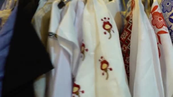 乌克兰传统衬衫精品店 称为Vyshivanka — 图库视频影像