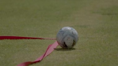 Vurulan topa yakın çekim
