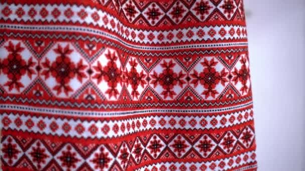 Video Van Een Traditioneel Oekraïens Ornament Geborduurd Een Handdoek Rushnyk — Stockvideo