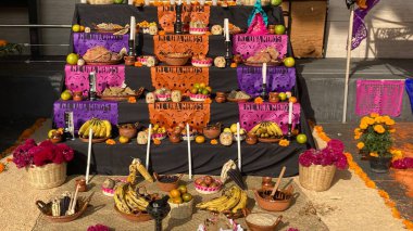 Ölüm günü geleneksel sunak Meksika de Muertos 