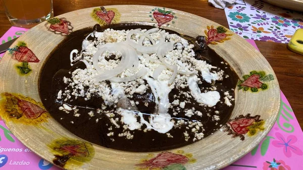 赤モルでクリームとチーズメキシコ料理 — ストック写真