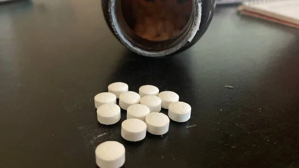 Beyaz Ilaç Haplarını Kapat — Stok fotoğraf