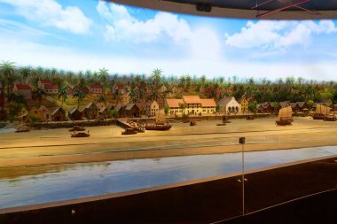 SAMUT PRAKAN THAILAND-08 Kasım 2022 Samut Prakan Öğrenme Parkı ve Kulesi. Turistler, güçlendirilmiş deniz kenti hikayesinin izini sürüyorlar. çeşitli sergiler aracılığıyla geçmişten bugüne.