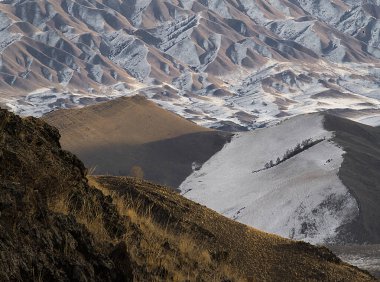 Dağlardaki nehir. Ridder, Oskemen, VKO, Kazakistan, Kazakistan, KZ Katonkaragay, Eastkazakistan, vko, ustkamenogorsk, oskemen, Oskemen, VKO, Ust - Kamenogorsk, SHKO, Kazakistan, Kazakistan, Kazakistan, KZ, Ridder,  