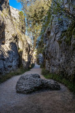 La Ciudad Encantada 'daki benzersiz kaya oluşumları veya Cuenca, Castilla la la Mancha, İspanya yakınlarındaki Büyülü Şehir doğal parkı Serrania de Cuenca Naturpark' ta bulunan bir jeolojik alandır.