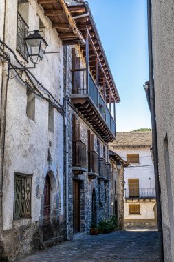 Anso 'nun güzel köyü, Pirenes bölgesi, Huesca, Aragon, İspanya. Anso, İspanya 'nın en güzel köylerinden biridir..