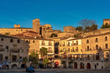Trujillo, İspanya - 12 Kasım 2022: Trujillo, Caceres, Extremadura 'da Plaza Mayor manzarası.