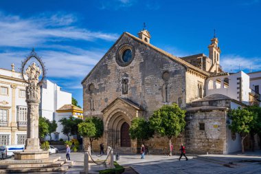 Jerez de la Frontera, İspanya - 15 Kasım 2022: Jerez de la Frontera 'daki tarihi Plaza de la Asuncion Meydanı, Cadiz, Endülüs, İspanya