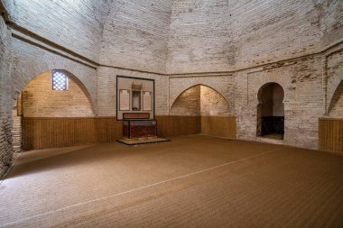 Jerez de la Frontera, İspanya - 15 Kasım 2022: Jerez de la Frontera 'daki Fas Alcazar Kalesi, Antik Alcazar Kalesi, İspanya