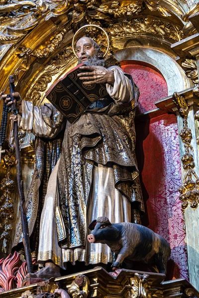 İspanya 'nın tarihi şehri Castilla y Leon' daki Santa Maria de Segovia Katedrali 'nin içi.