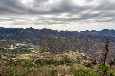 Gran Canaria yürüyüş rotası Cruz de Tejeda 'dan Artenara' ya, Caldera de Tejeda, Gran Canaria, Kanarya Adaları, İspanya