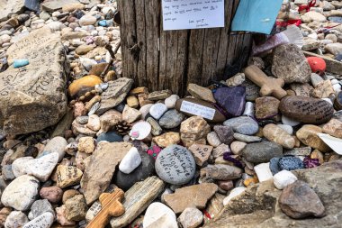 Cruz de Ferro, Santiago de Compostela yolunda Demir Haç, Camino de Santiago, St. James Yolu, Foncebadon Ponferrada, Fransa yolu, İspanya