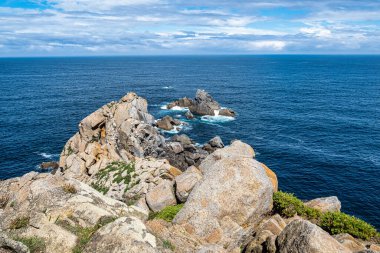 Estaca de Bares yarımadasındaki Atlantik Okyanusu manzarası. A Coruna ili, İspanya 'da Galiçya.