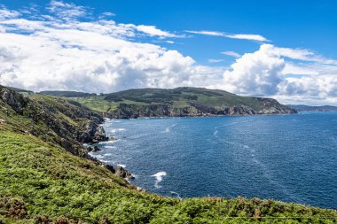 Estaca de Bares yarımadasındaki Atlantik Okyanusu manzarası. A Coruna ili, İspanya 'da Galiçya.