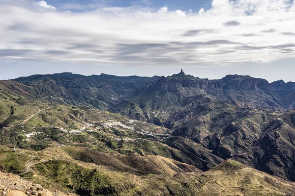 Gran Canaria yürüyüş rotası Cruz de Tejeda 'dan Artenara' ya, Caldera de Tejeda, Gran Canaria, Kanarya Adaları, İspanya