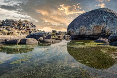 Los Barruecos Doğal Anıtı, Malpartida de Caceres, İspanya Extremadura.